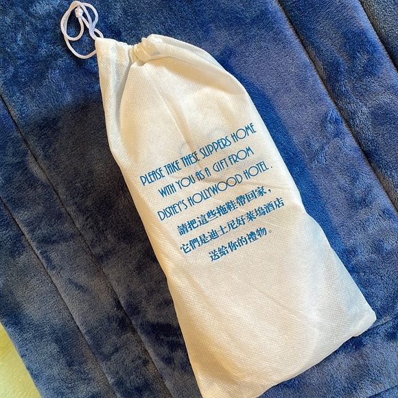 Disney Hong Kong Hollywood Hotel slippers and paper coaster and bag. - Picture 8 of 8